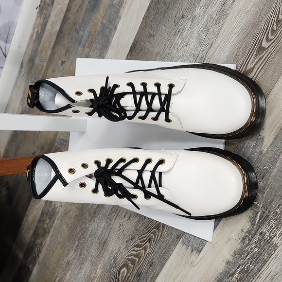 Dr. Martens 1460 Leather Boots - Picture 4 of 10